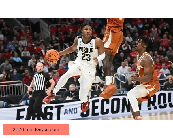 布莱斯带领亚利桑那大学逆袭普渡挺进NCAA终极四强再续辉煌